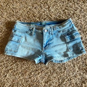 Low rise denim short-shorts